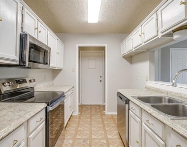4517 Compass Court - Photo Thumbnail 6