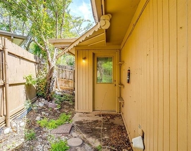 4517 Compass Court - Photo Thumbnail 15