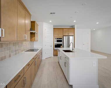 9817 S 12th Street - Photo Thumbnail 13