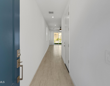 9817 S 12th Street - Photo Thumbnail 5