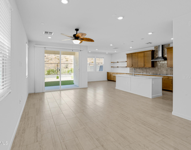 9817 S 12th Street - Photo Thumbnail 6