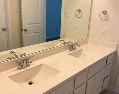 1106 Bryce Canyon Drive - Photo Thumbnail 18