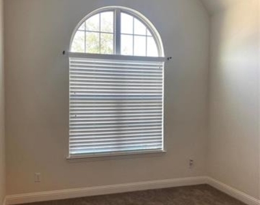 1106 Bryce Canyon Drive - Photo Thumbnail 7