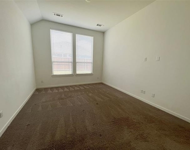 1120 Sheldon Drive - Photo Thumbnail 17