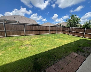 1120 Sheldon Drive - Photo Thumbnail 24