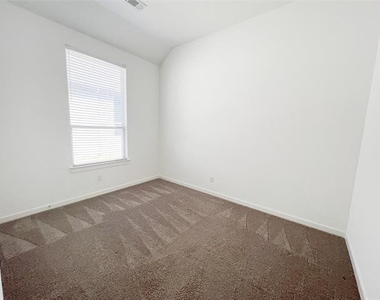 1120 Sheldon Drive - Photo Thumbnail 4