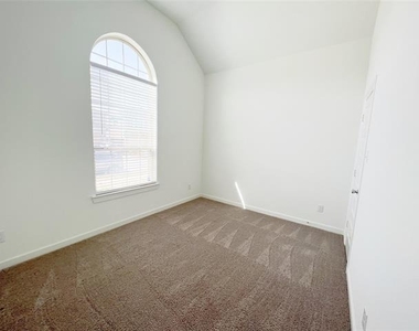 1120 Sheldon Drive - Photo Thumbnail 2