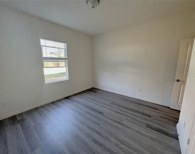 1806 Washington Street - Photo Thumbnail 8