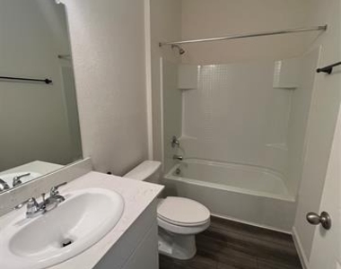 1806 Washington Street - Photo Thumbnail 10