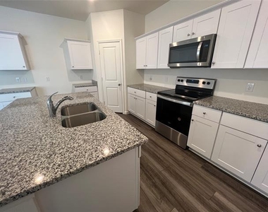 1806 Washington Street - Photo Thumbnail 3