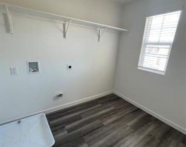1806 Washington Street - Photo Thumbnail 22