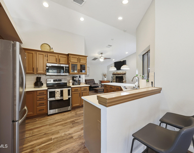 10432 W Avalon Drive - Photo Thumbnail 15