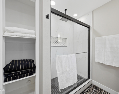 10432 W Avalon Drive - Photo Thumbnail 46