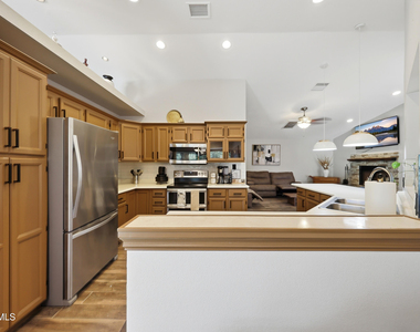 10432 W Avalon Drive - Photo Thumbnail 16