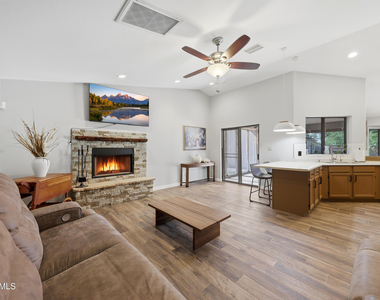 10432 W Avalon Drive - Photo Thumbnail 24