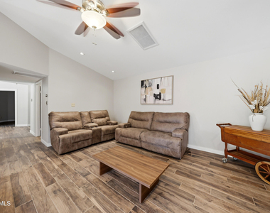 10432 W Avalon Drive - Photo Thumbnail 22