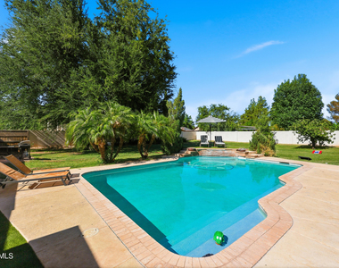 10432 W Avalon Drive - Photo Thumbnail 26