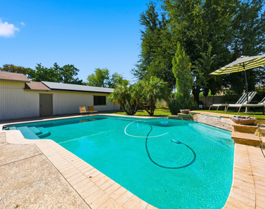 10432 W Avalon Drive - Photo Thumbnail 27