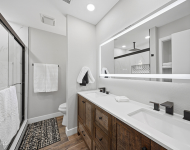 10432 W Avalon Drive - Photo Thumbnail 43