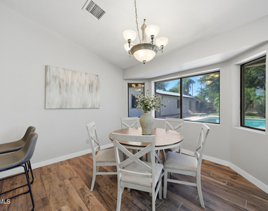 10432 W Avalon Drive - Photo Thumbnail 12