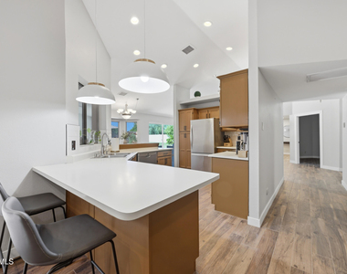 10432 W Avalon Drive - Photo Thumbnail 21