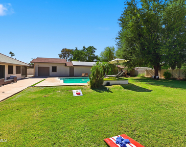 10432 W Avalon Drive - Photo Thumbnail 32