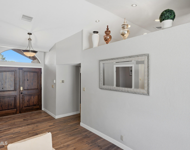 10432 W Avalon Drive - Photo Thumbnail 11