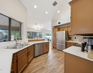 10432 W Avalon Drive - Photo Thumbnail 17
