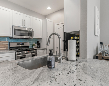 6900 E Princess Drive - Photo Thumbnail 4