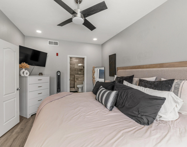 6900 E Princess Drive - Photo Thumbnail 12