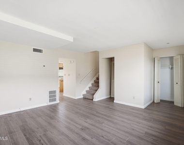 3937 S Mill Avenue - Photo Thumbnail 4