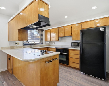 3937 S Mill Avenue - Photo Thumbnail 10