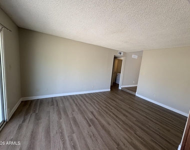 6627 S 44th Street - Photo Thumbnail 6