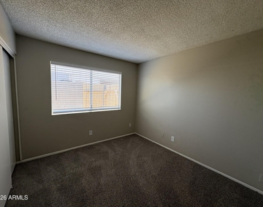 6627 S 44th Street - Photo Thumbnail 11