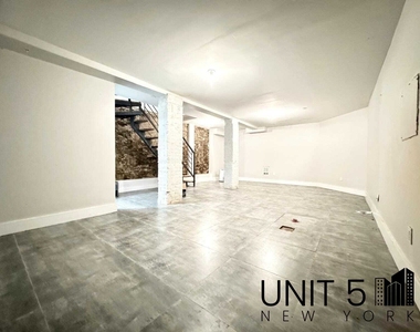 481 Evergreen Avenue - Photo Thumbnail 9