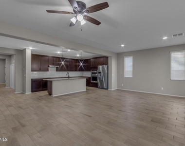 22841 S 225th Place - Photo Thumbnail 11