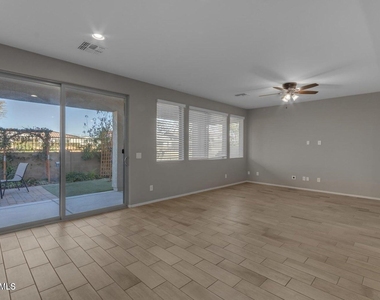 22841 S 225th Place - Photo Thumbnail 12