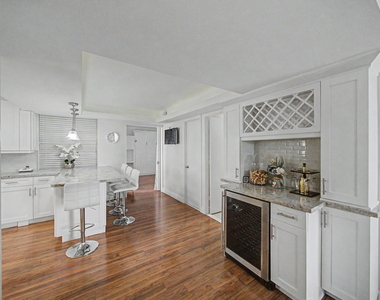 18181 Ne 31st Court - Photo Thumbnail 7