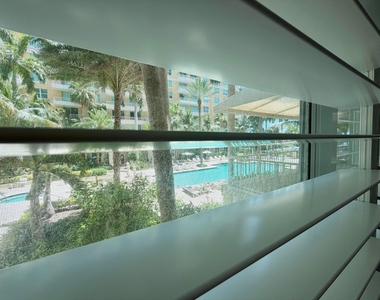 625 Casa Loma Boulevard - Photo Thumbnail 7