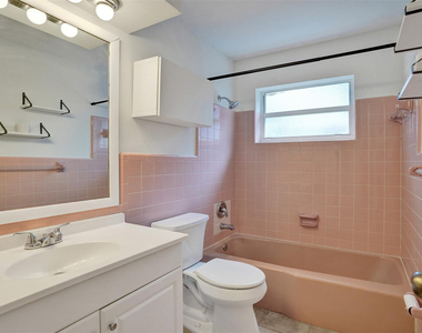 4240 Nw 21st Avenue - Photo Thumbnail 9