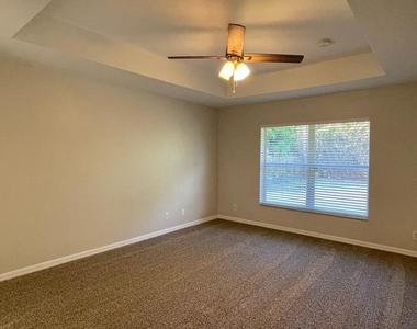 517 Sw Paar Drive - Photo Thumbnail 13