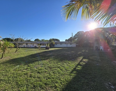 3030 Nw 43rd Terrace - Photo Thumbnail 9