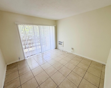 3030 Nw 43rd Terrace - Photo Thumbnail 4