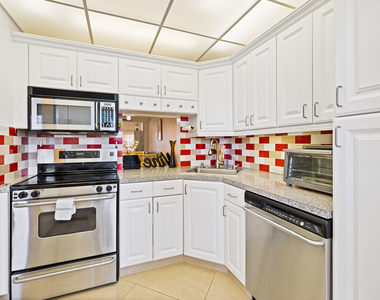 6300 Nw 62nd Street - Photo Thumbnail 5