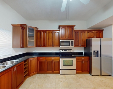 1610 Presidential Way - Photo Thumbnail 4