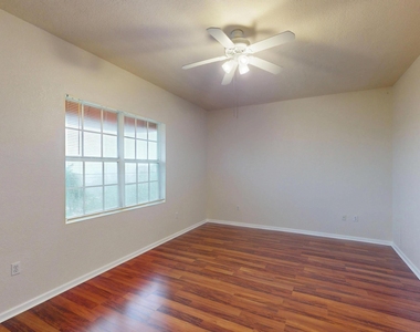 1610 Presidential Way - Photo Thumbnail 12
