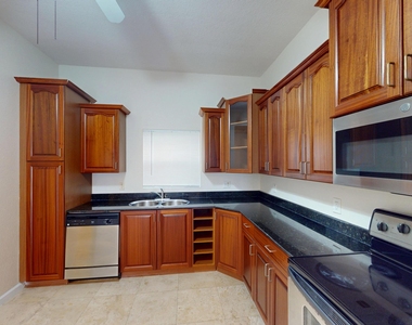 1610 Presidential Way - Photo Thumbnail 5