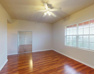 1610 Presidential Way - Photo Thumbnail 14
