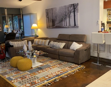 414 Ne 195th Street - Photo Thumbnail 2