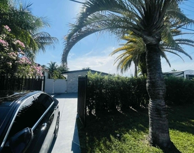 2531 Gulfstream Lane - Photo Thumbnail 7